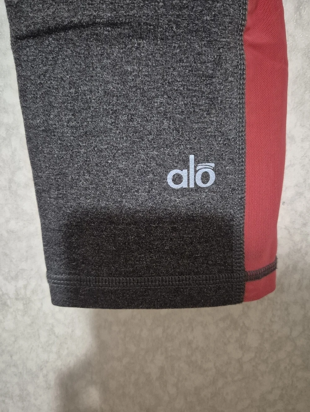 ALO Yoga  Charcoal Cropped Leggings with Coral-Pink Side Panels...size:XS